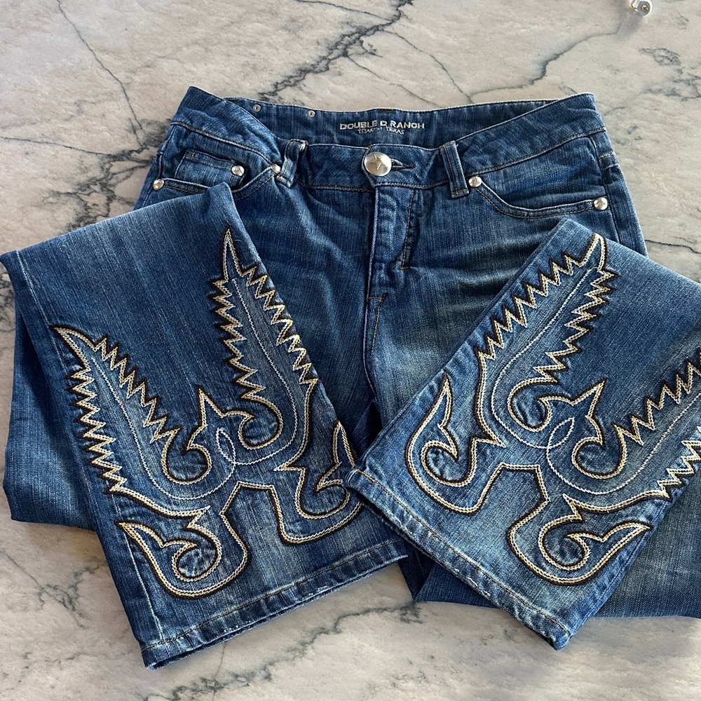 Fabulous Double D Ranch Embroidered Jeans - Size 6: 28x33 - Picture 3 of 11